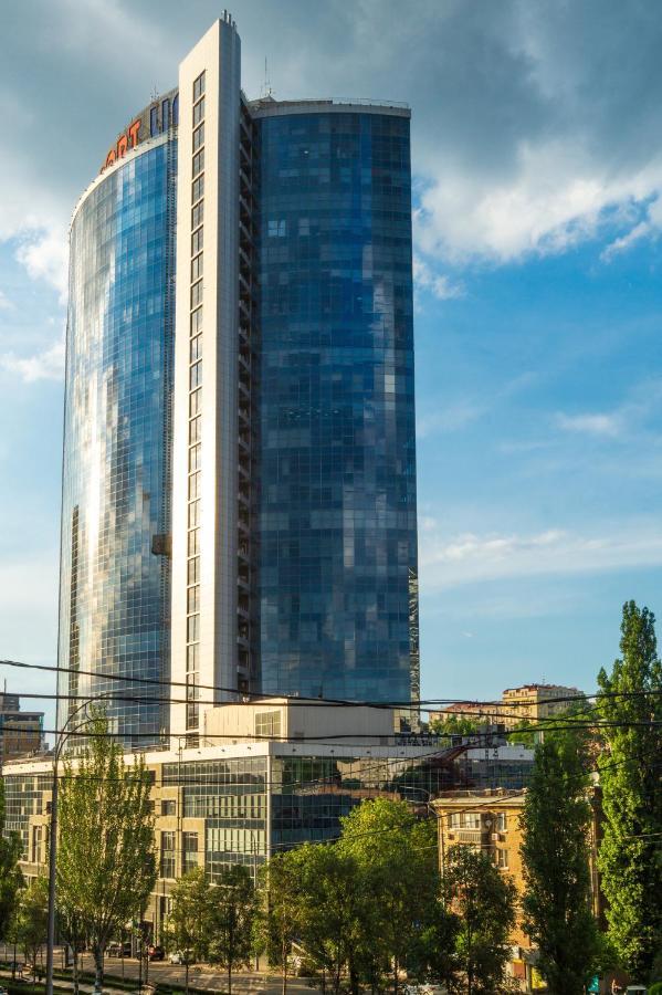 Бульвар Леси Украинки 10 Kiev Ngoại thất bức ảnh