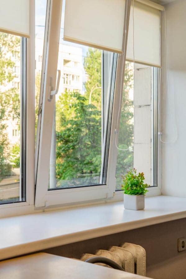 Бульвар Леси Украинки 10 Kiev Ngoại thất bức ảnh